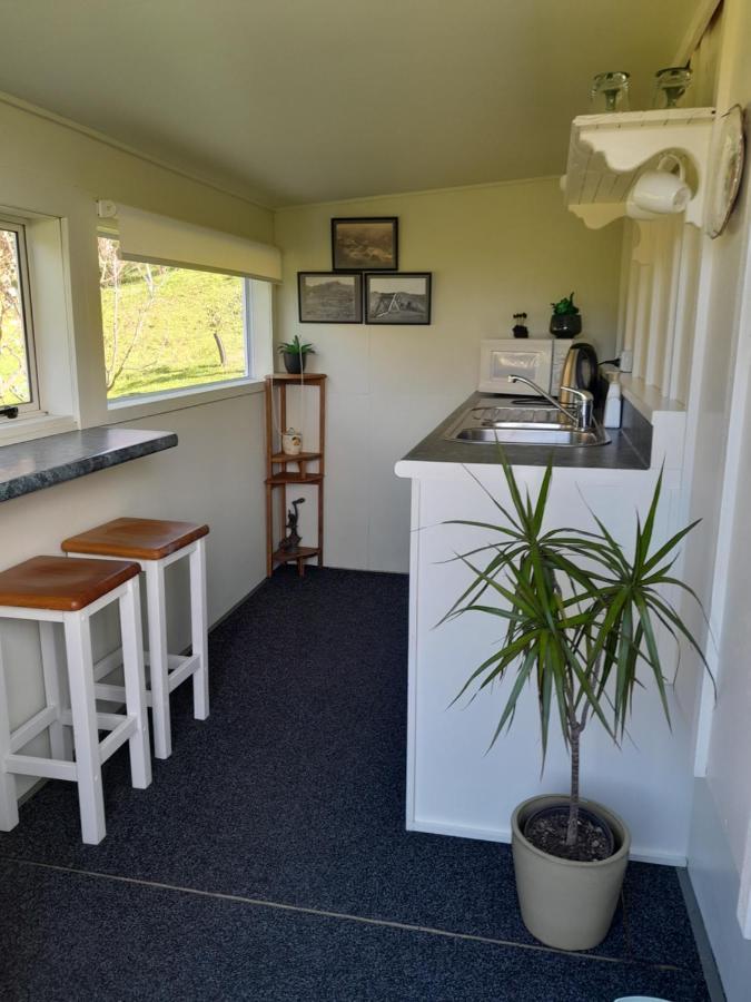 Kuaotunu'S Peebles Cottage Eksteriør billede
